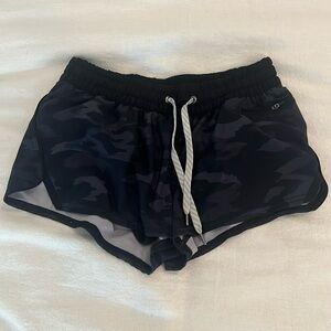 Vuori shorts size s